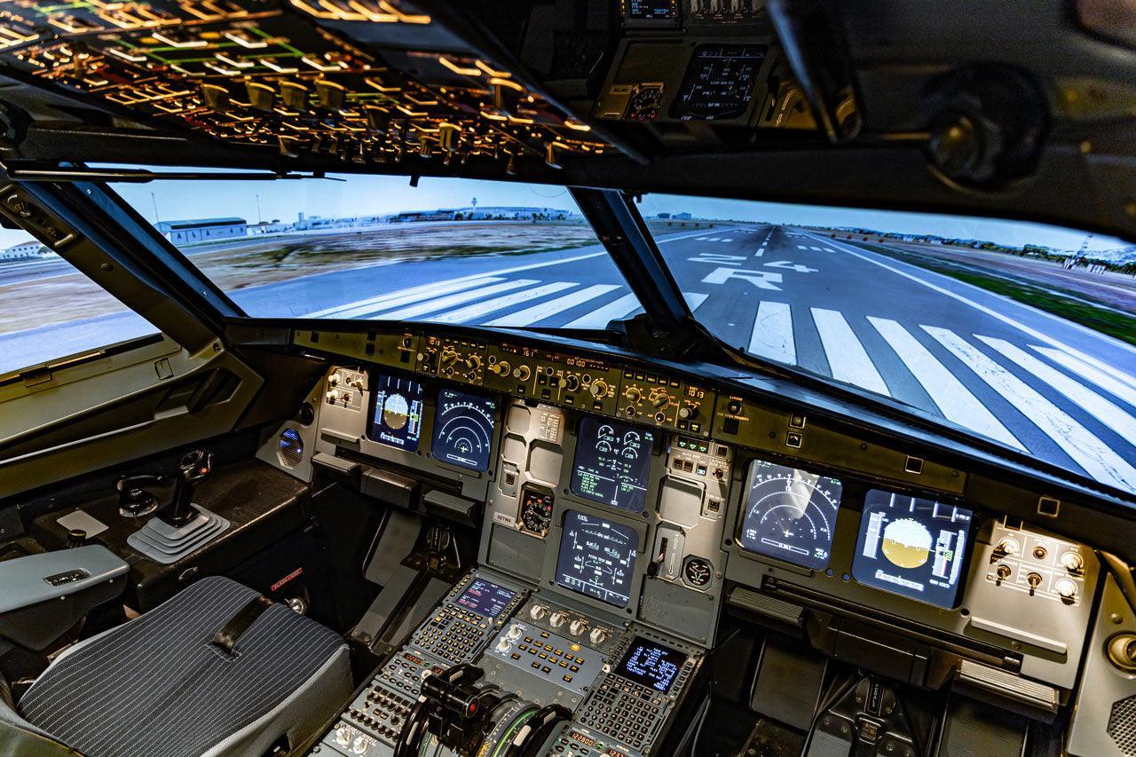 Flugsimulator auf der Startbahn