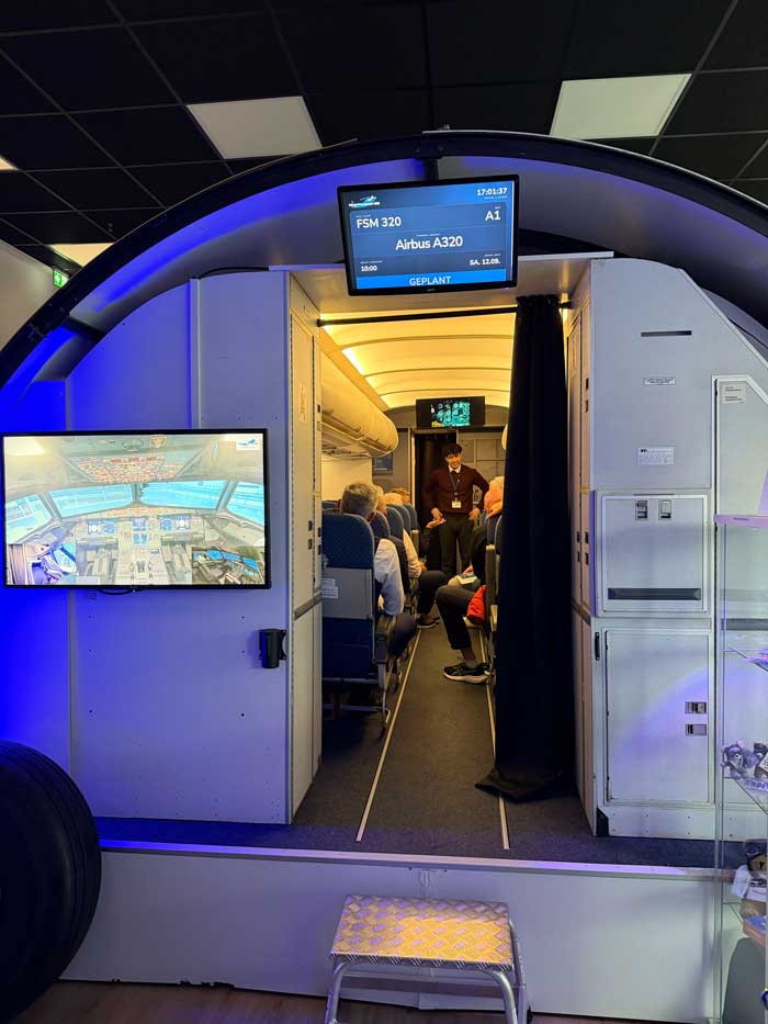 Einblick in die A320-Kabine bei Flugsimulator Münster
