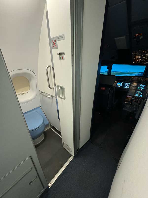 Flugzeug Toilette