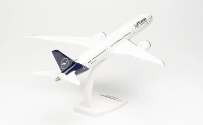 Boeing 787 Lufthansa Modell von hinten 2