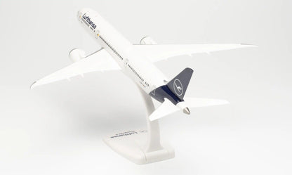 B787 Lufthansa Modell von hinten 