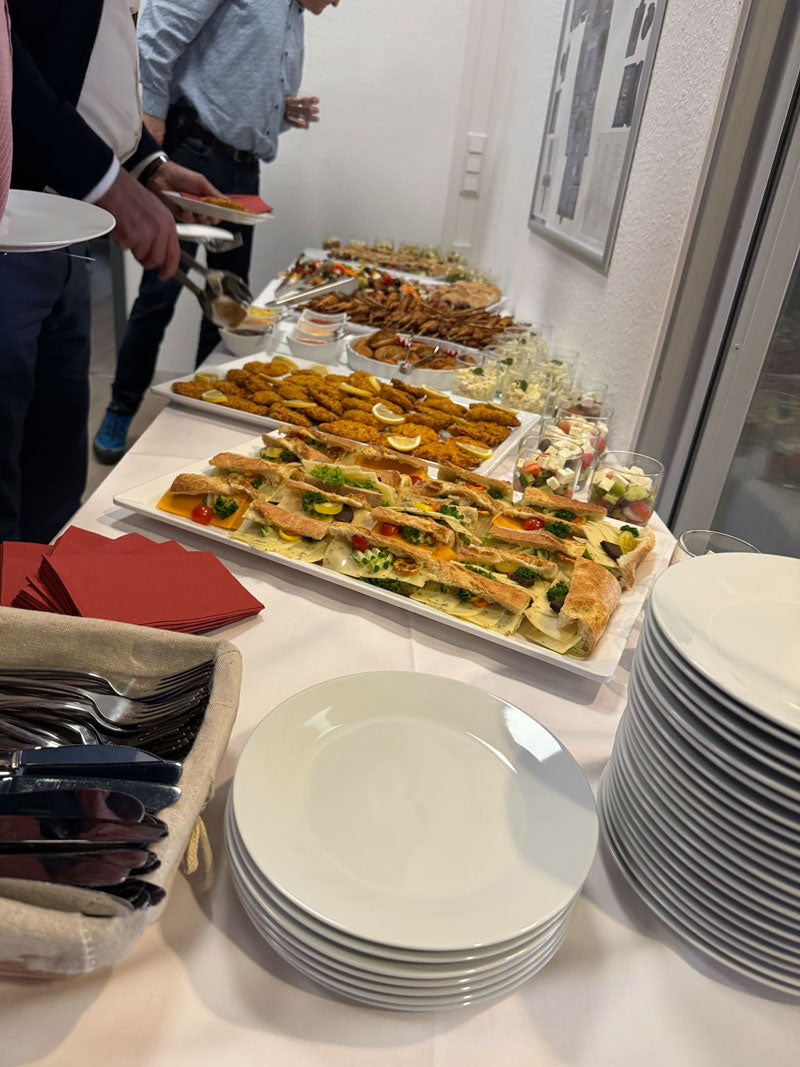 Buffet mit Fingerfood für ein Firmenevent bei Flugsimulator Münster