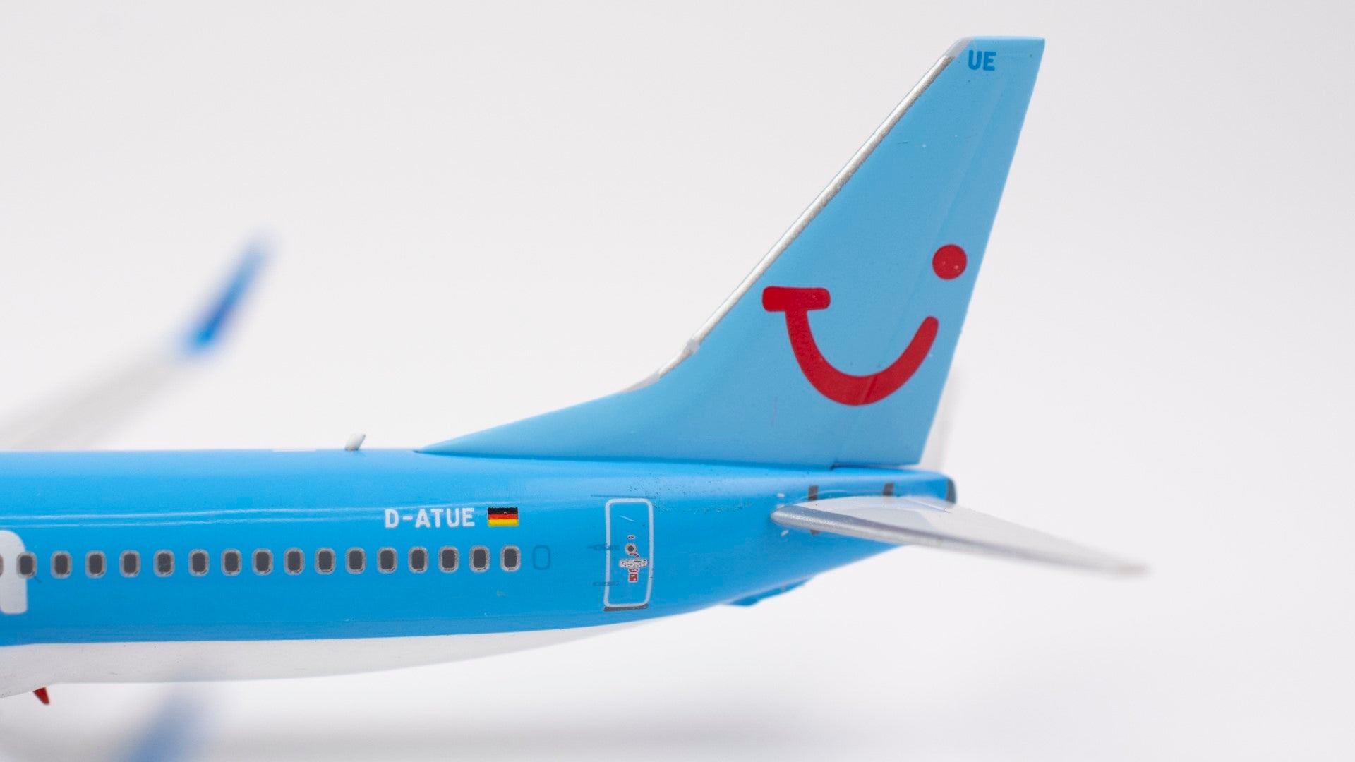 Boeing 737-800 Hapagfly D-ATUE Scale 1/400 - Model