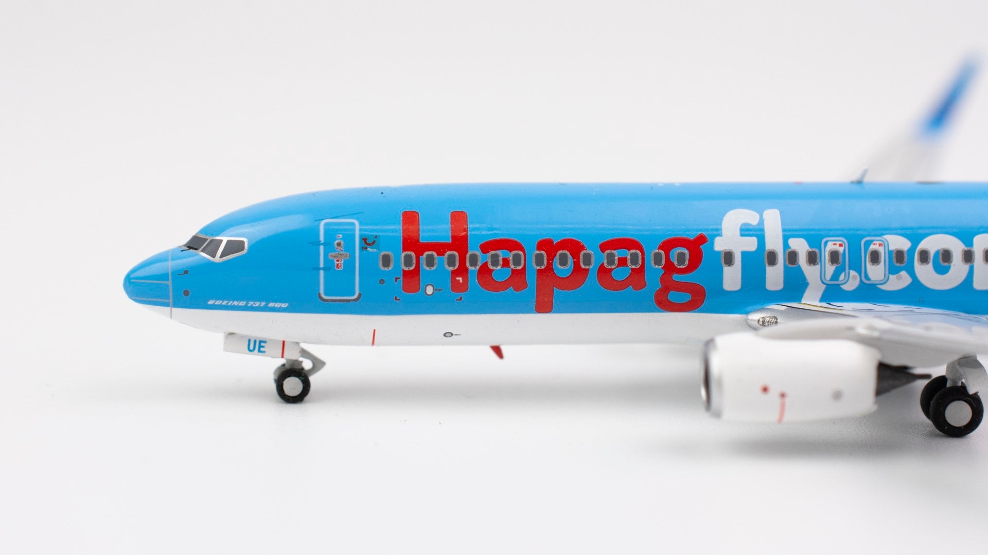 Boeing 737-800 Hapagfly D-ATUE Scale 1/400 - Model